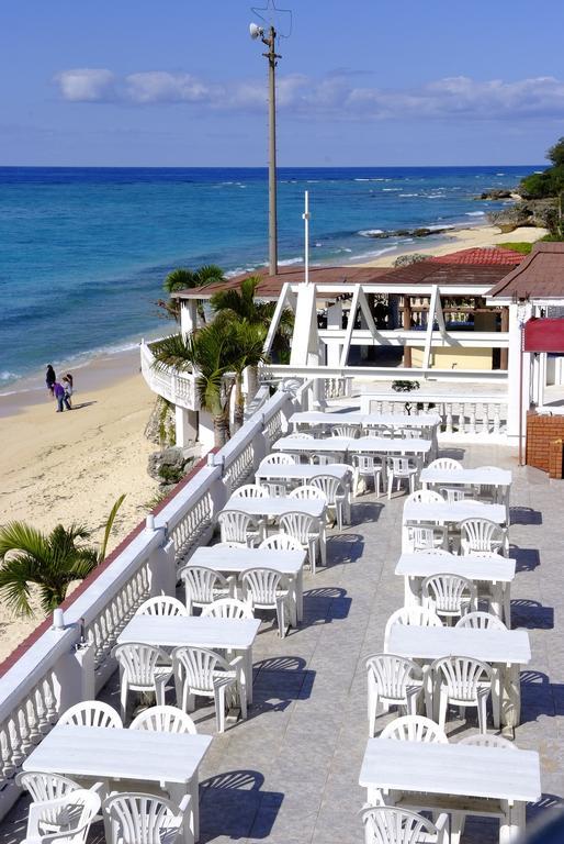 Morimar Resort Hotel Йомитан Екстериор снимка