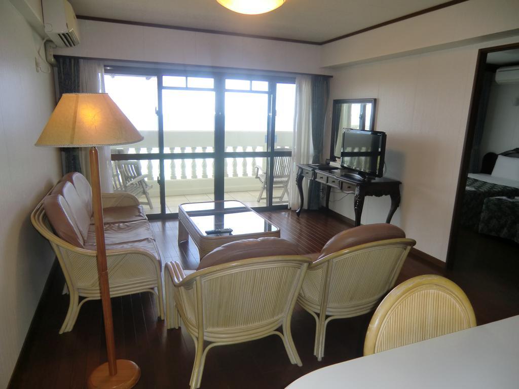 Morimar Resort Hotel Йомитан Стая снимка