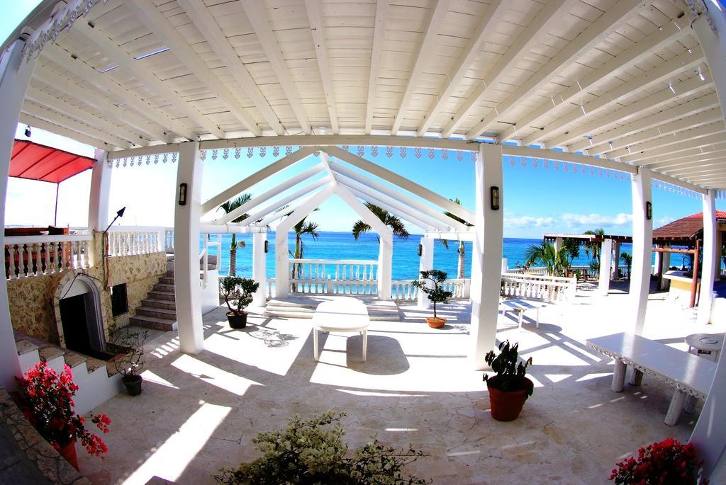 Morimar Resort Hotel Йомитан Екстериор снимка
