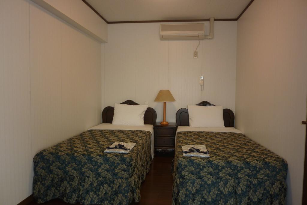 Morimar Resort Hotel Йомитан Екстериор снимка