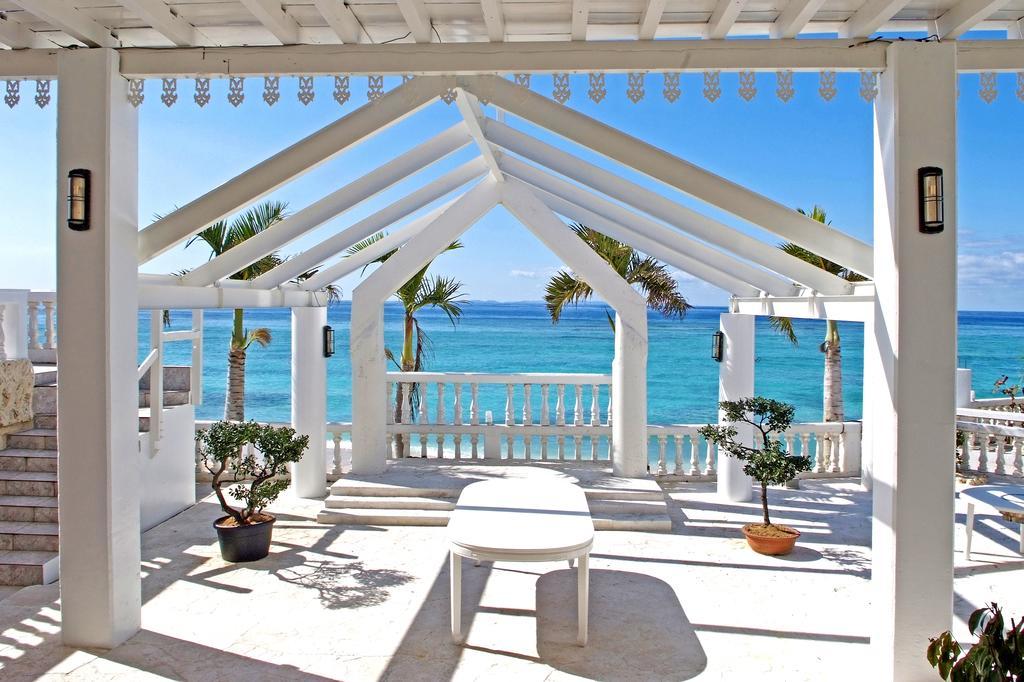 Morimar Resort Hotel Йомитан Екстериор снимка