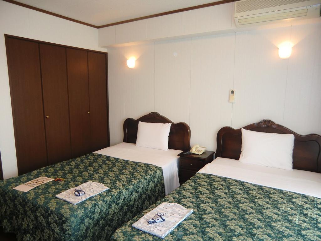 Morimar Resort Hotel Йомитан Екстериор снимка
