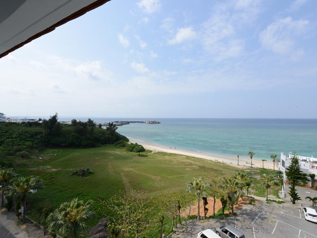 Morimar Resort Hotel Йомитан Екстериор снимка