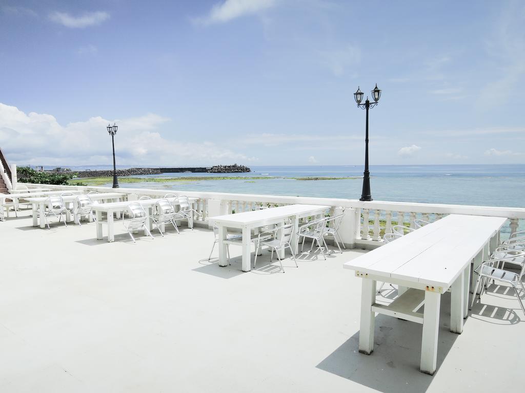 Morimar Resort Hotel Йомитан Екстериор снимка