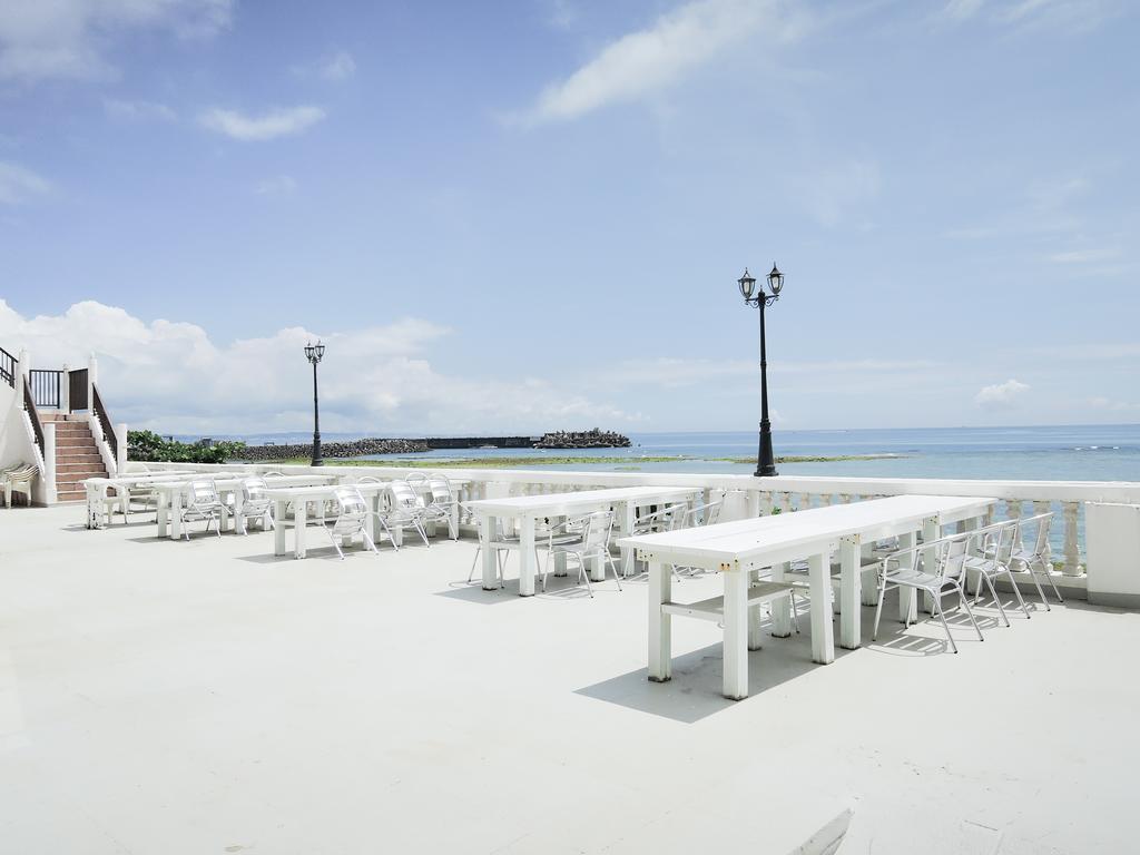 Morimar Resort Hotel Йомитан Екстериор снимка